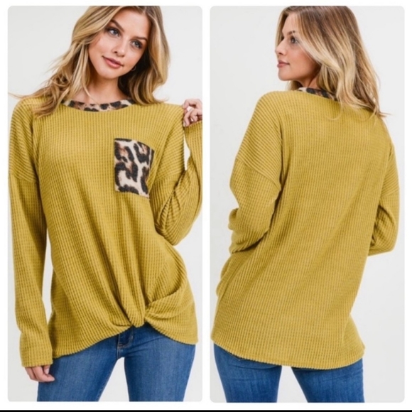 🔥$5🔥WAFFLE TOP W/LEOPARD POCKET & TWISTED HEM - Picture 2 of 6